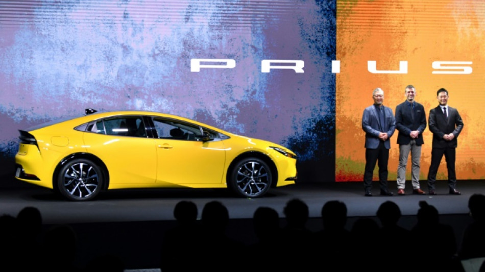 Toyota presenta su nuevo Prius en medio del debate sobre los automóviles híbridos