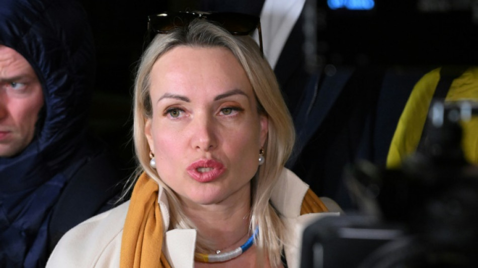 Marina Ovsiannikova, journaliste russe antiguerre prise entre deux feux