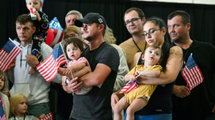 Primeiro grupo de sul-africanos brancos chega aos Estados Unidos