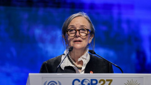 Presidente da Tun&iacute;sia demite primeira-ministra