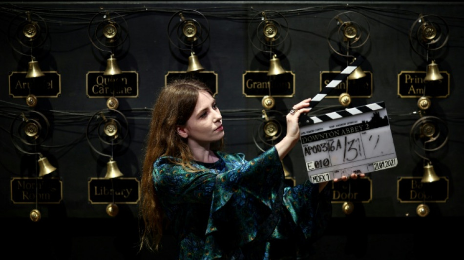 F&atilde;s de Downton Abbey podem se consolar com exposi&ccedil;&atilde;o e leil&atilde;o antes de seu fim