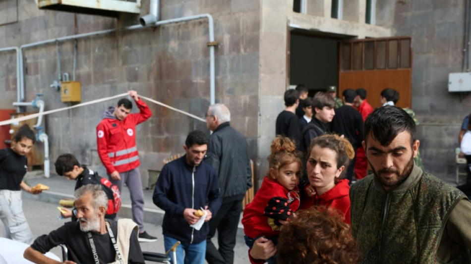 Milhares de refugiados chegam &agrave; Arm&ecirc;nia; Baku promete garantir direitos de quem ficar