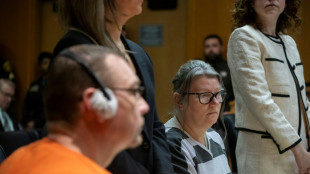 Pais de atirador de escola nos EUA s&atilde;o condenados a entre 10 e 15 anos de pris&atilde;o