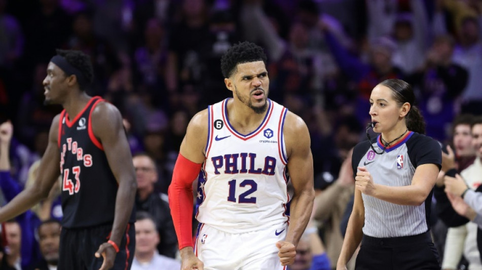 Antetokounmpo's 42 points propel Bucks past Pelicans, Sixers edge Raptors