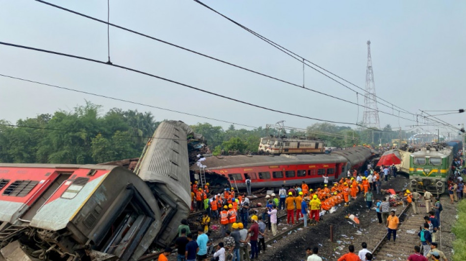 Rund 300 Tote und mehr als 850 Verletzte bei Zugungl&uuml;ck in Indien