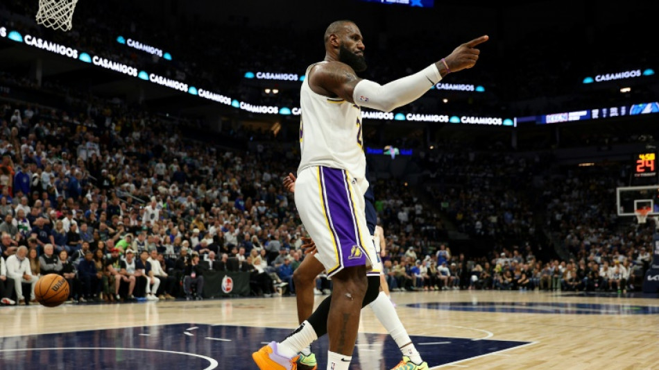 Play-offs NBA: les Lakers au bord de l'&eacute;limination contre Minnesota, l'inqui&eacute;tude Lillard