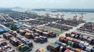 Com&eacute;rcio externo chin&ecirc;s se contraiu novamente em agosto, mas a um ritmo menor