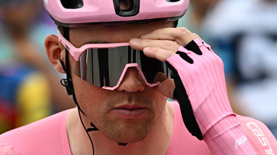 Giro: caduta generale, la tappa viene 'neutralizzata'