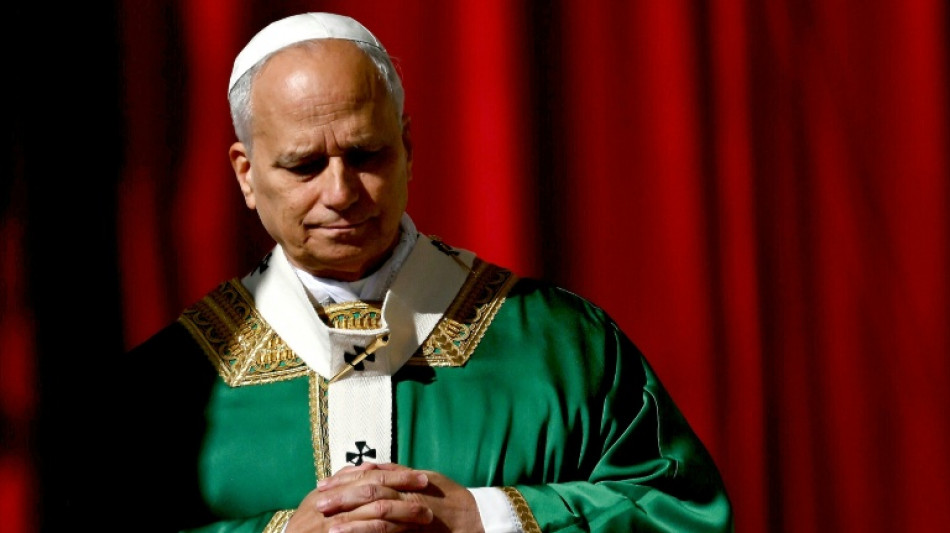 El papa pide privilegiar el amor a los pobres en su primera exhortaci&oacute;n apost&oacute;lica