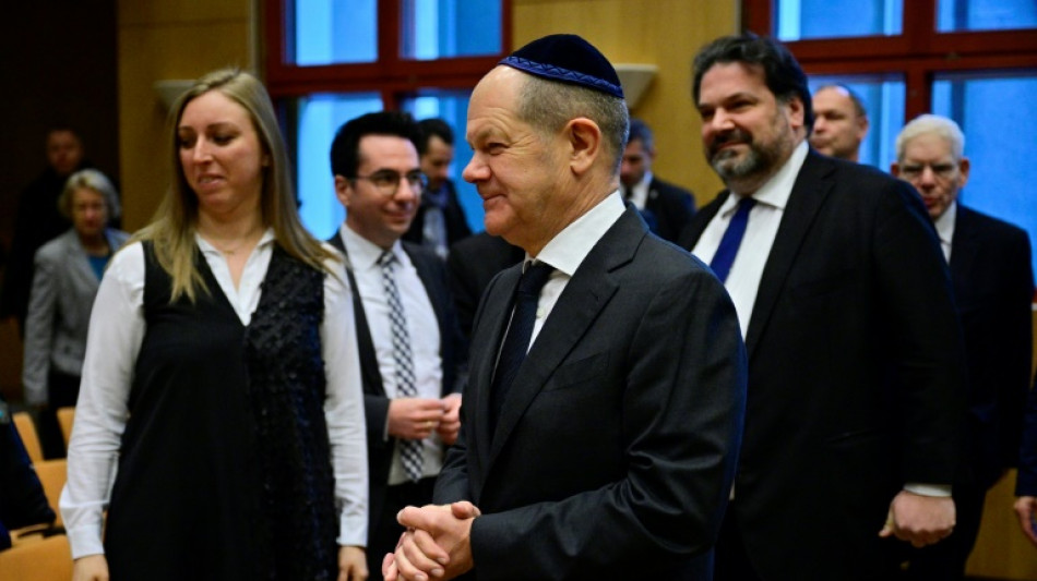 Scholz und Steinmeier bei Chanukka-Feiern in Berlin