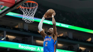Gilgeous-Alexander recebe seu primeiro pr&ecirc;mio de MVP da NBA