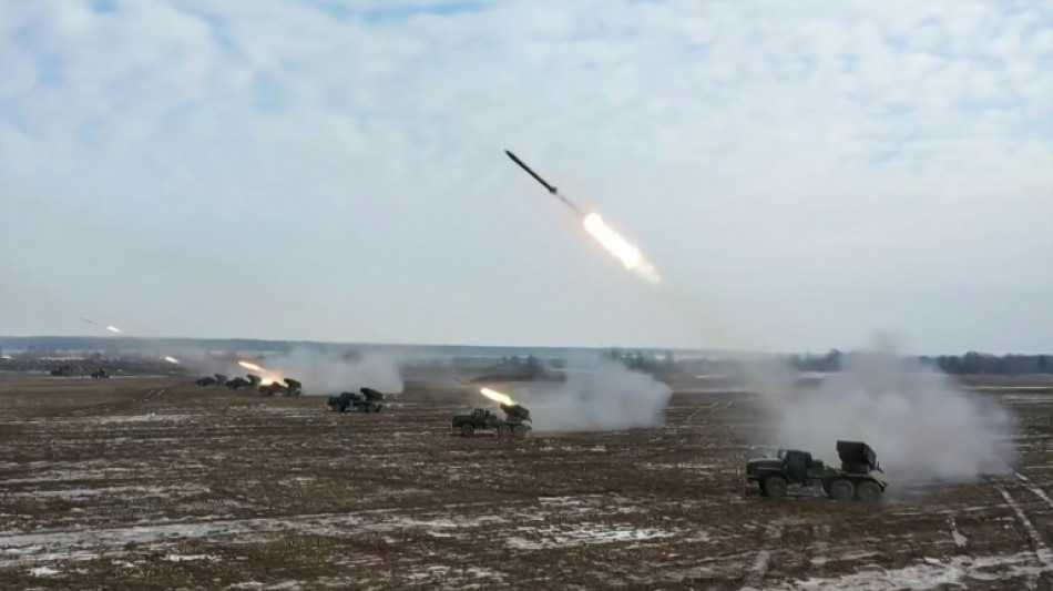 US steps up invasion warnings as Ukraine tensions soar