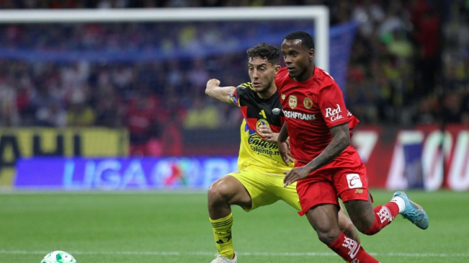 El Toluca denuncia actos de racismo contra el brasile&ntilde;o Helinho en el f&uacute;tbol mexicano