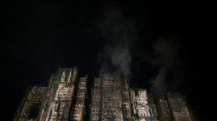 El peor incendio en décadas en Hong Kong deja 94 muertos y numerosos desaparecidos