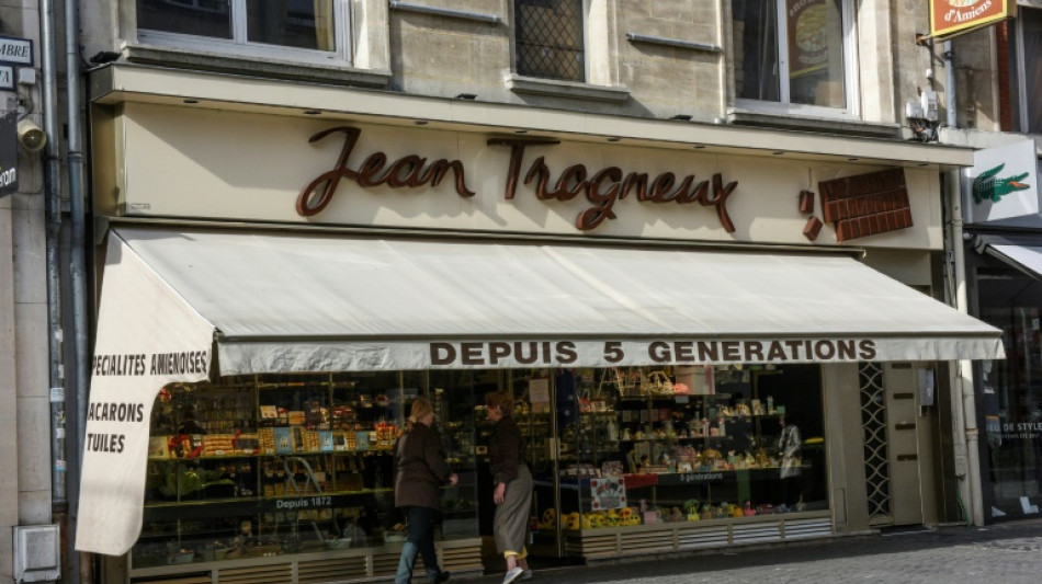 Parente de Macron &eacute; agredido na Fran&ccedil;a durante panela&ccedil;o contra a reforma da Previd&ecirc;ncia