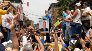 Dois integrantes do comando de campanha da opositora Machado detidos na Venezuela