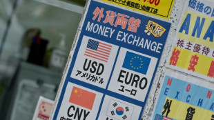 As US stocks hit records, experts see the dollar falling further