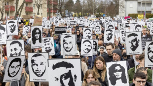 Tausende Menschen erinnern an Opfer von rassistischem Anschlag in Hanau