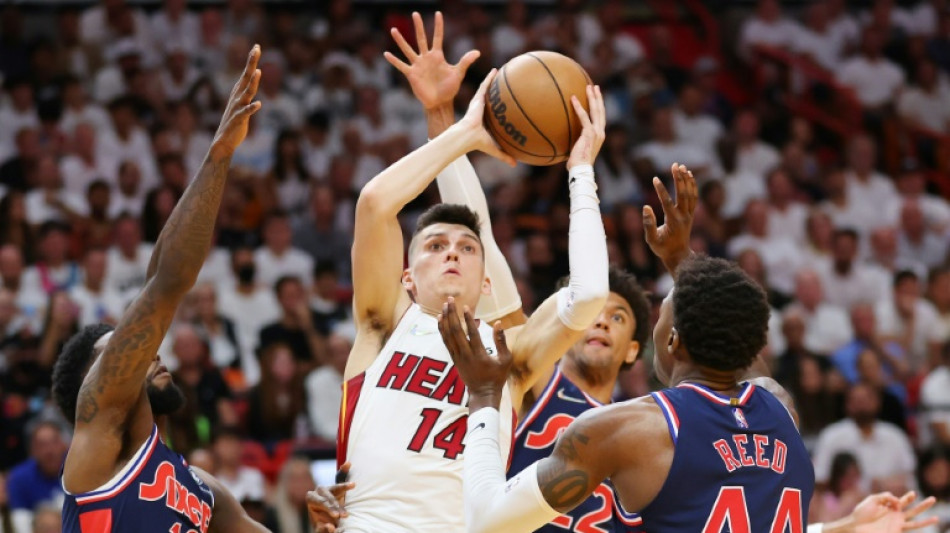 El Heat y los Suns se adelantan en sus respectivas semifinales de Conferencias de la NBA