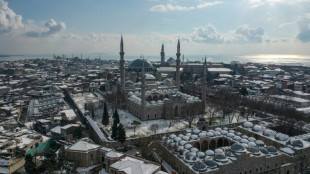 &Aacute;lcool adulterado deixa 23 mortos na Turquia