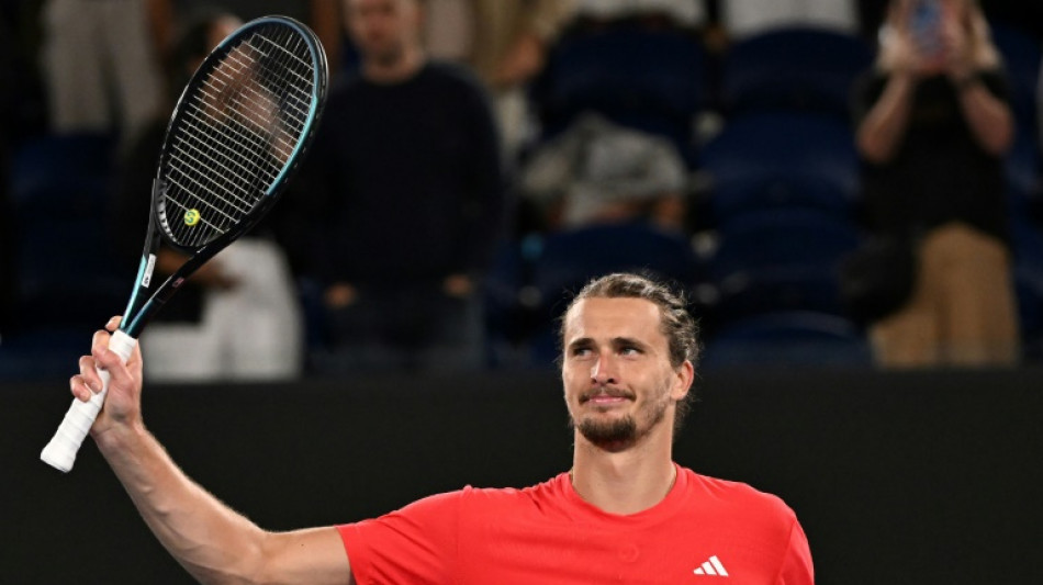 Zverev vence em tr&ecirc;s sets e avan&ccedil;a sem sustos no Aberto da Austr&aacute;lia