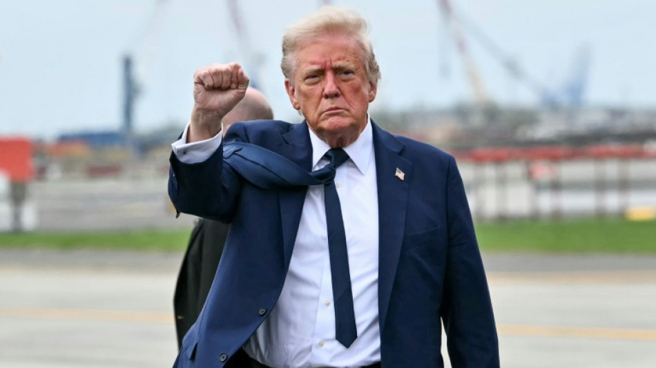 En 100 d&iacute;as Trump sume a EEUU y al mundo en la ansiedad