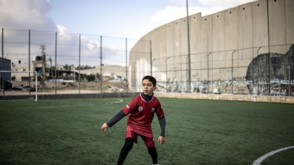 Dans un camp palestinien, un terrain de foot menac&eacute; par un avis de d&eacute;molition isra&eacute;lien