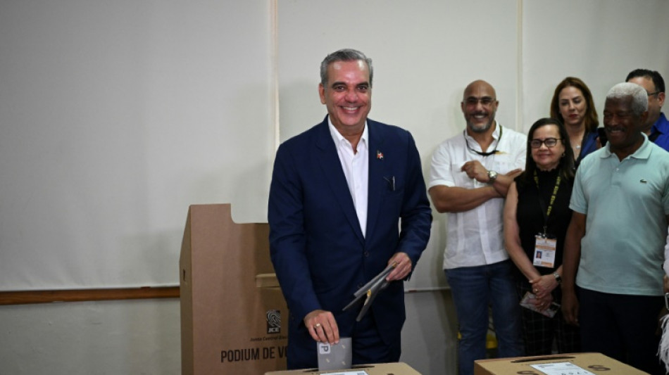 Presidente dominicano reeleito para segundo mandato 