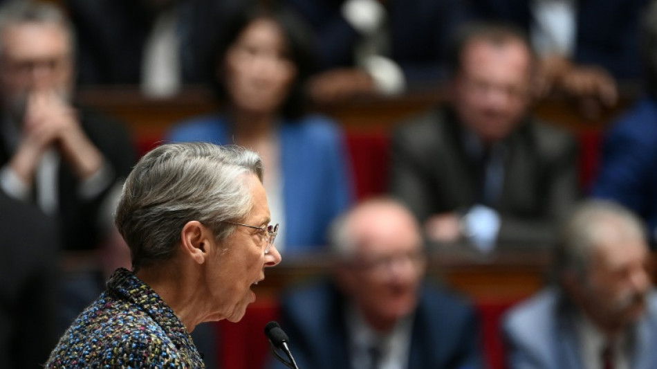 Retraites: Macron engage le 49.3, le gouvernement fragilis&eacute;, les oppositions requinqu&eacute;es