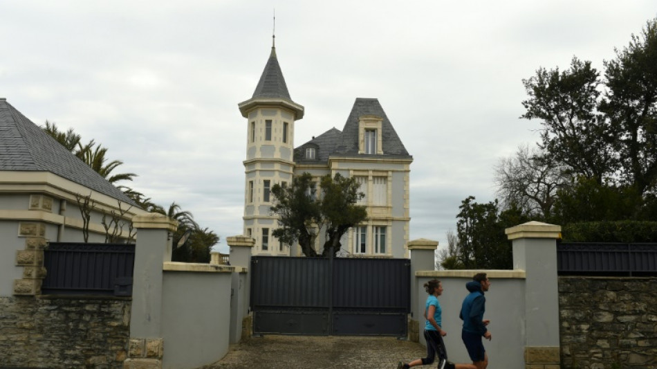 Detienen a tres hombres en Francia por introducirse en una villa del exyerno de Putin