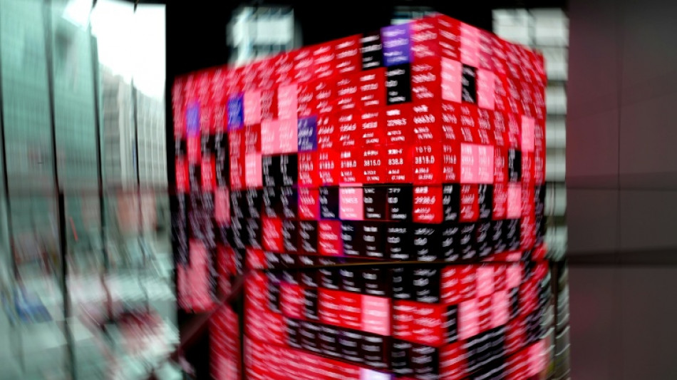 Stock markets rise on hopes of easing trade tensions