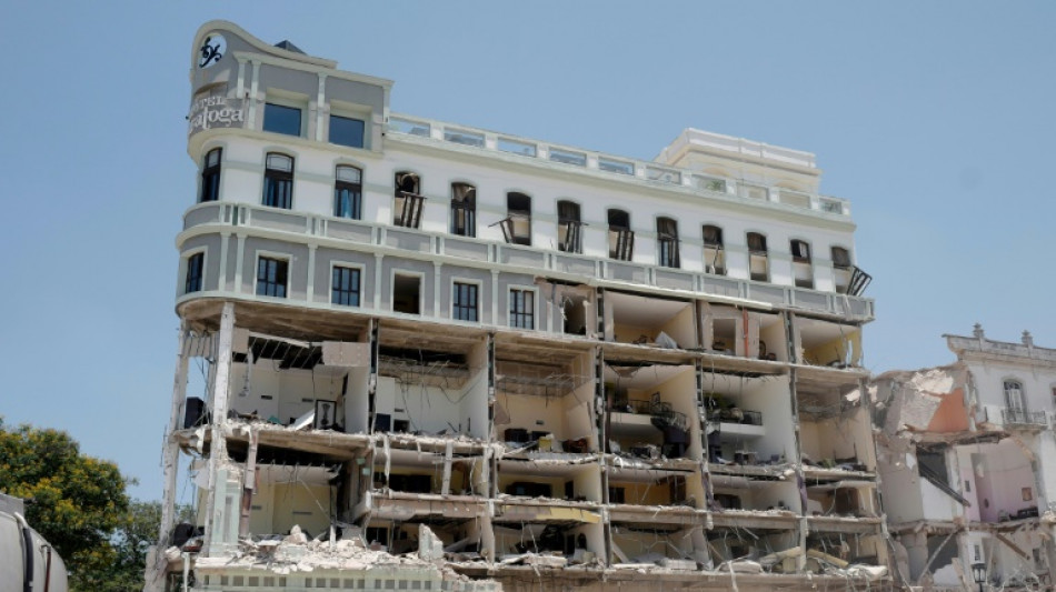 Fuerte explosi&oacute;n en hotel c&eacute;ntrico de La Habana deja 22 muertos 