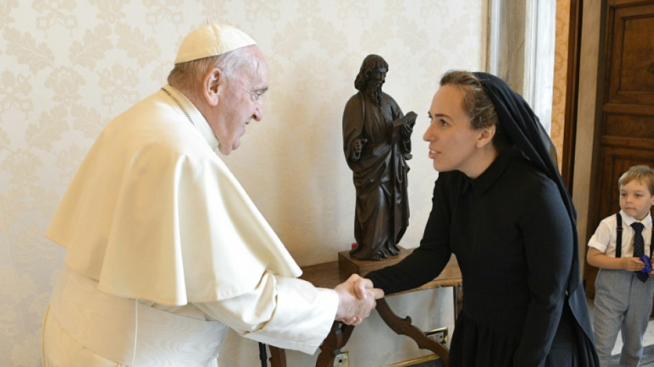 Papst Franziskus empf&auml;ngt bei Audienz Frau von Wikileaks-Gr&uuml;nder Julian Assange 