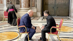 Trump, 'Zelensky dovr&agrave; fare un accordo'