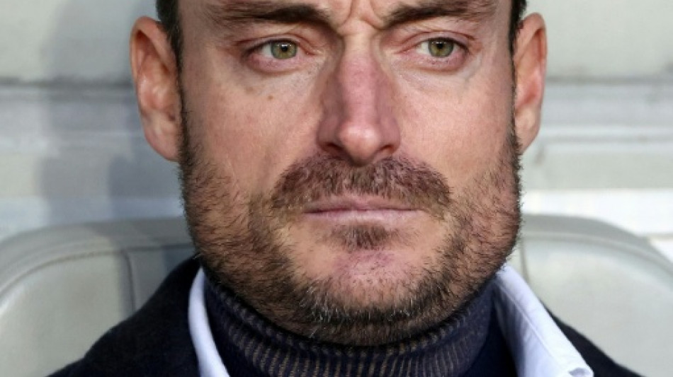 Espanhol Albert Riera &eacute; o novo t&eacute;cnico do Eintracht Frankfurt