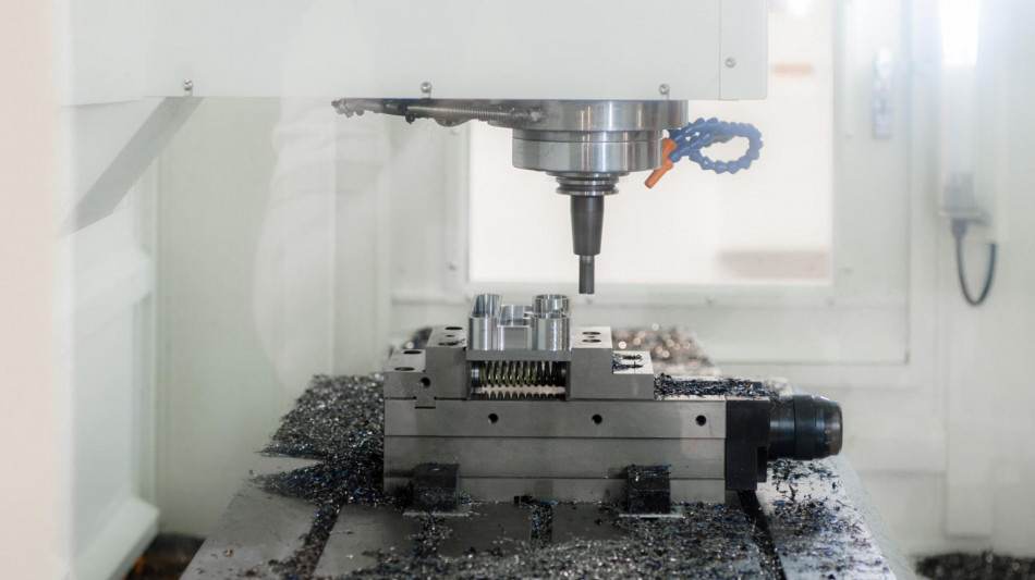 Studio, competitivo in Europa solo un settore industriale su 18