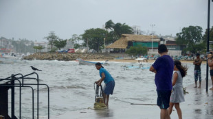 Furac&atilde;o Hillary avan&ccedil;a em dire&ccedil;&atilde;o ao noroeste do M&eacute;xico 