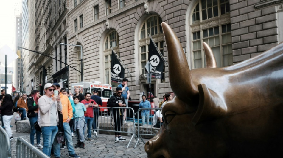 Wall Street ouvre en hausse, tente un rebond après une trois séances calamiteuses