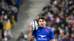Tournoi des six nations: les Bleus avec Dupont et 7 n&eacute;ophytes, sans Jalibert 