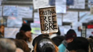 'Argentina com Cristina', apoiadores de Kirchner protestam contra sua condena&ccedil;&atilde;o