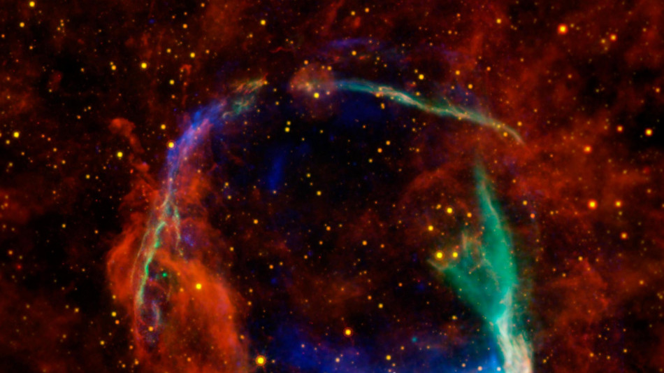 Primo sguardo in una supernova, bolle di gas come perle di una collana