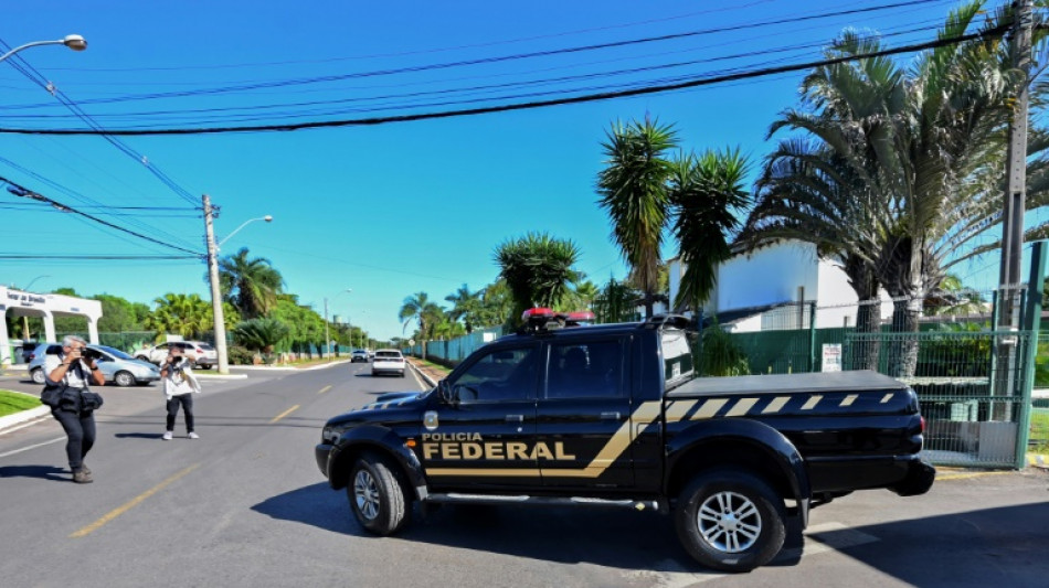 PF faz buscas na casa de Bolsonaro por suposta fraude em dados de vacinação
