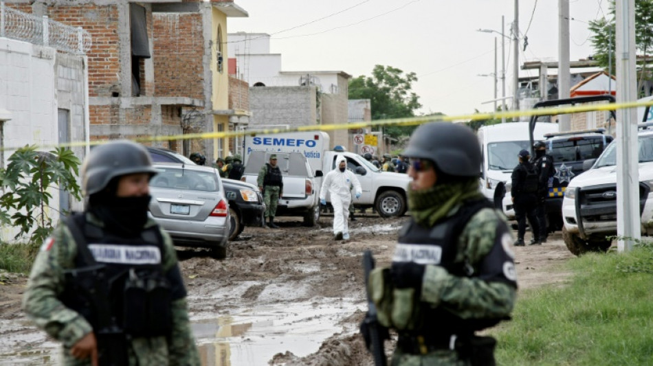 Doce personas asesinadas en un ataque a un bar en el centro de M&eacute;xico