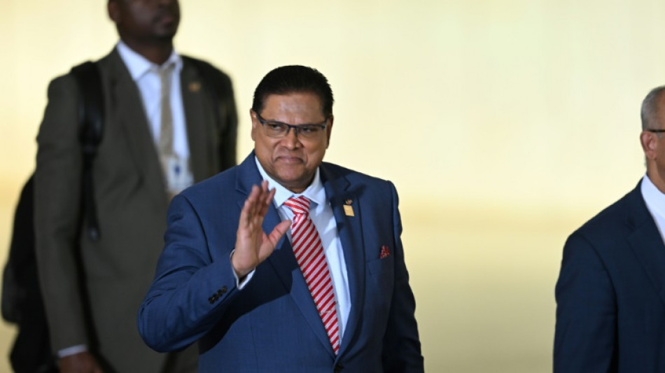 La producci&oacute;n petrolera en Surinam "puede ir de la mano con el estatus de carbono negativo", dice su presidente