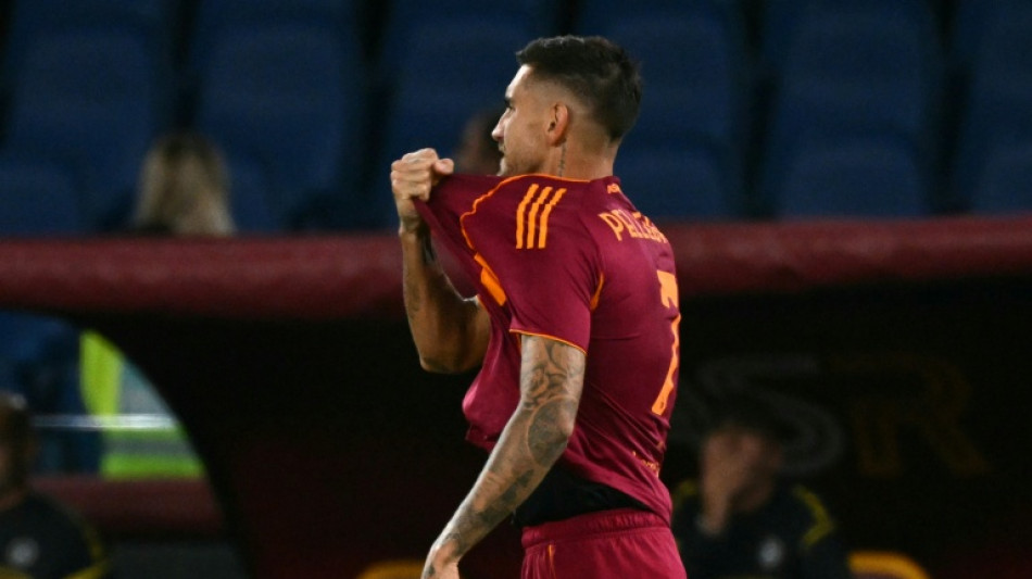 Roma vence Udinese (2-0), aproveita derrota do Napoli e assume lideran&ccedil;a do Italiano