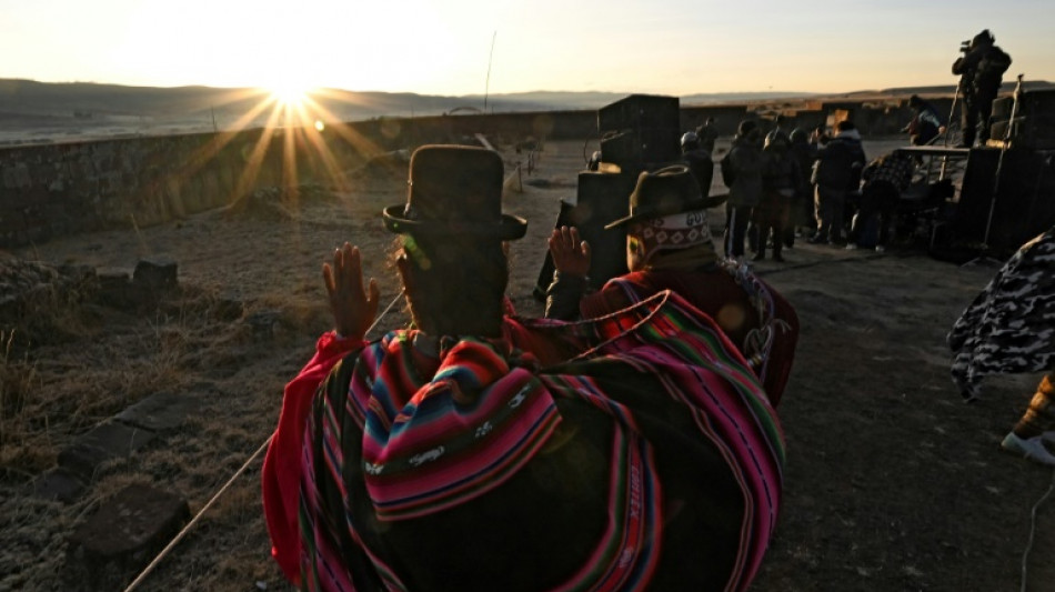 Bolivie: les Aymaras célèbrent avec le soleil le passage à l'an 5.530
