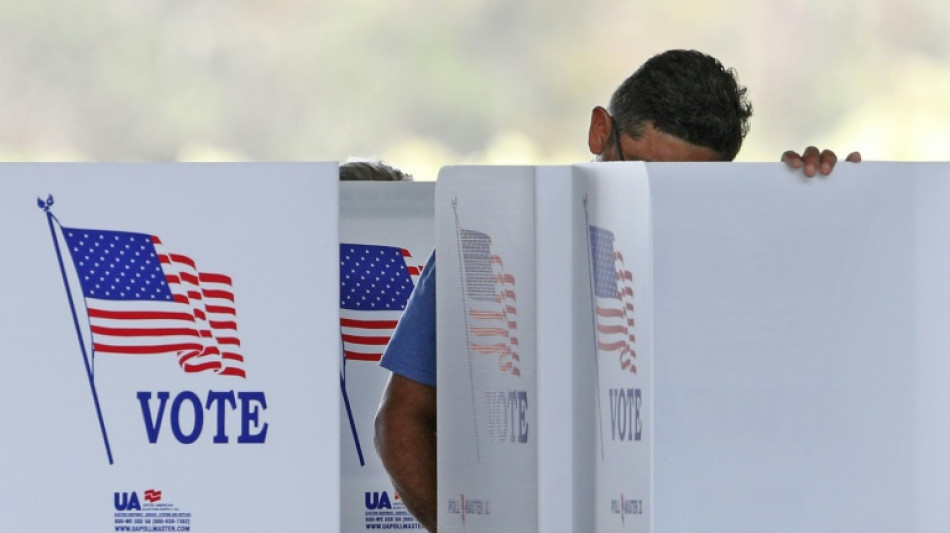 Les Am&eacute;ricains votent avec l'avenir de Biden et Trump en jeu