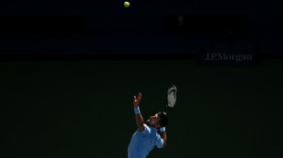 Djokovic perde set, mas reage e vai &agrave; 3&ordf; rodada do US Open