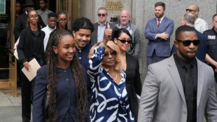 L&aacute;grimas, ora&ccedil;&otilde;es e alegria: Diddy respira aliviado ap&oacute;s ser absolvido