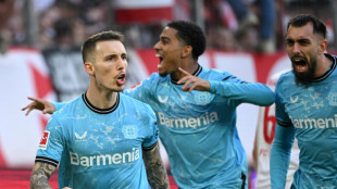 Leverkusen vence mais uma e abre 10 pontos de vantagem no Alemão